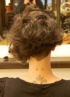 asymetryczne fryzury krótkie - uczesanie damskie z włosów krótkich zdjęcie numer 4A